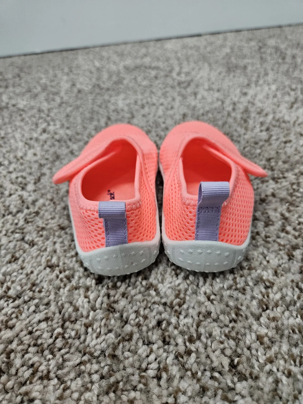Cat & Jack Coral Mesh Velcro Water Shoes 5T/6T Small EUC